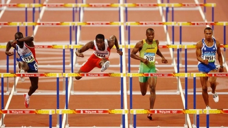 三亚吉阳区：《和平精英》空投惊喜集市启幕，电竞文旅融合添活力